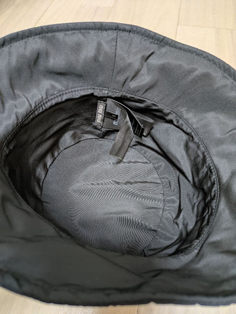 【MIU MIU ブラック バケットハット 収納袋付き】