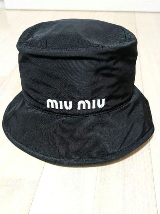 【MIU MIU ブラック バケットハット 収納袋付き】