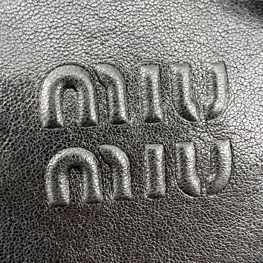 極美品　MIU MIU　ナッパレザー　巾着バッグ　斜め掛け　ショルダーポーチ　黒
