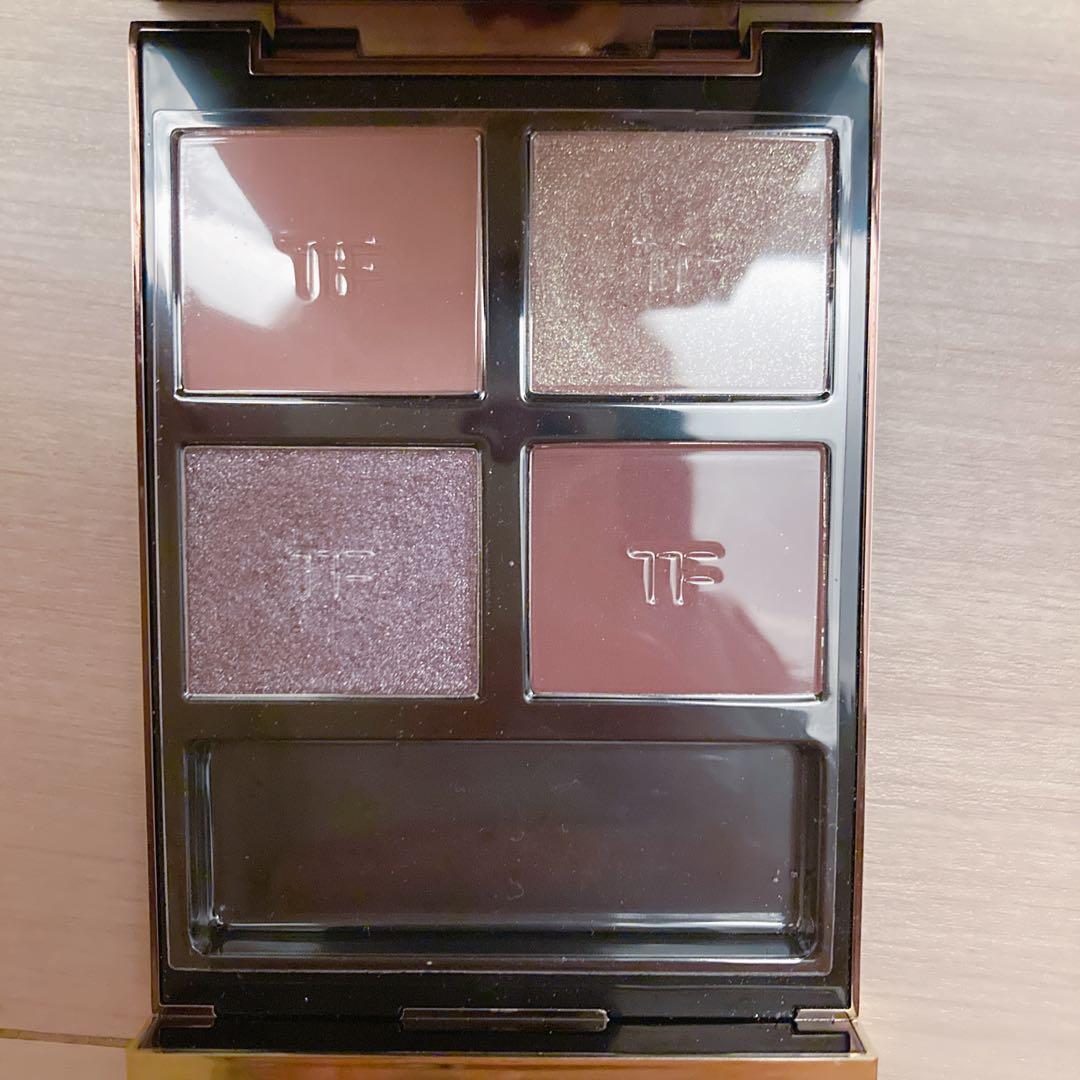 トムフォード　アイカラークォード　メタリックモーブ　アイシャドウ