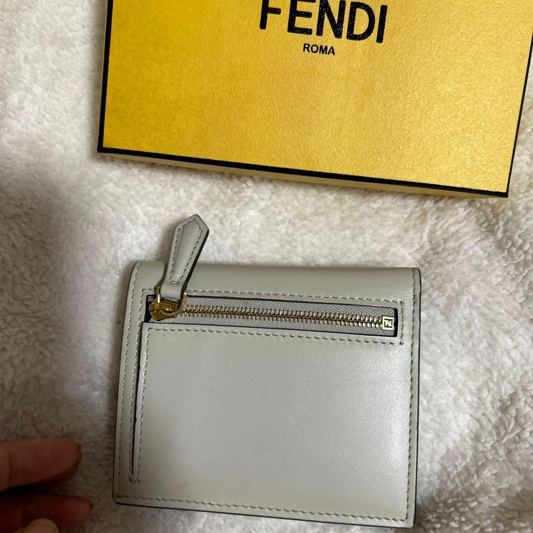 FENDI 二つ折り財布 グレー
