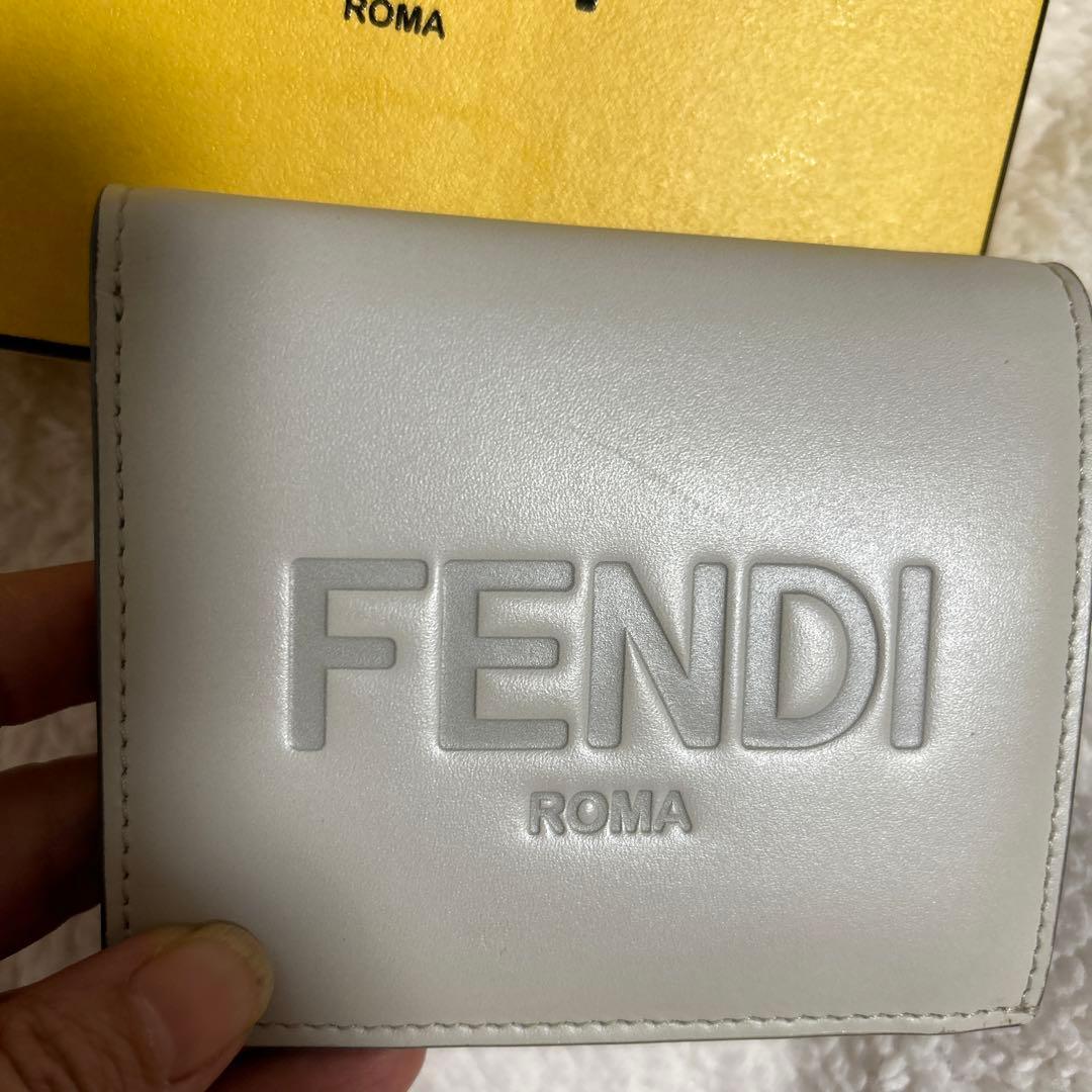 FENDI 二つ折り財布 グレー