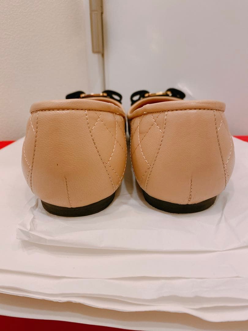 サルヴァトーレフェラガモ ヴァリナ フラット 5.5