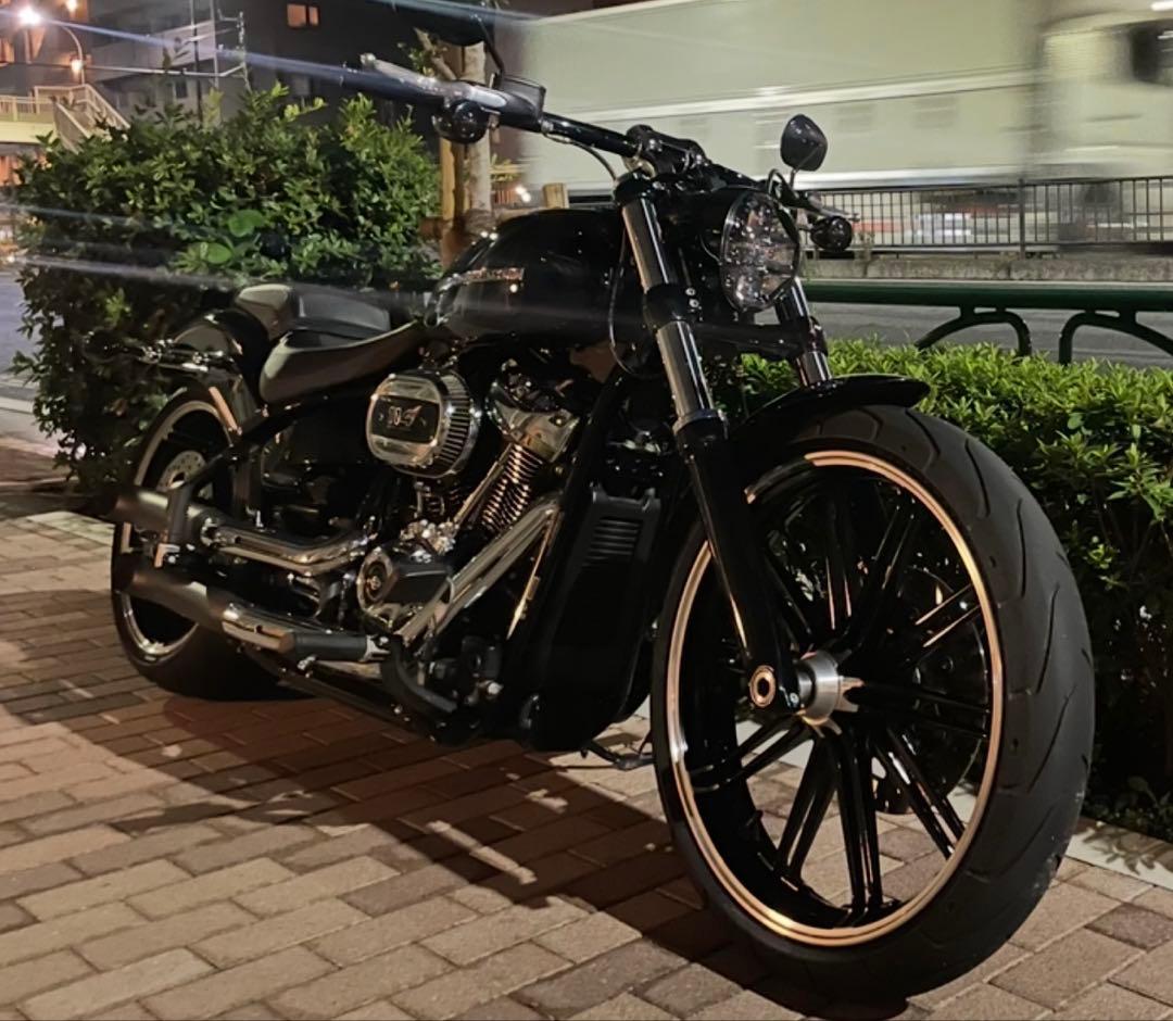 T*i様 一國モータース　ターンアウトマフラー　ソフテイル用