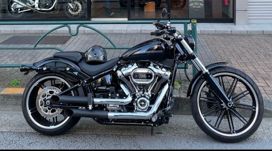 T*i様 一國モータース　ターンアウトマフラー　ソフテイル用