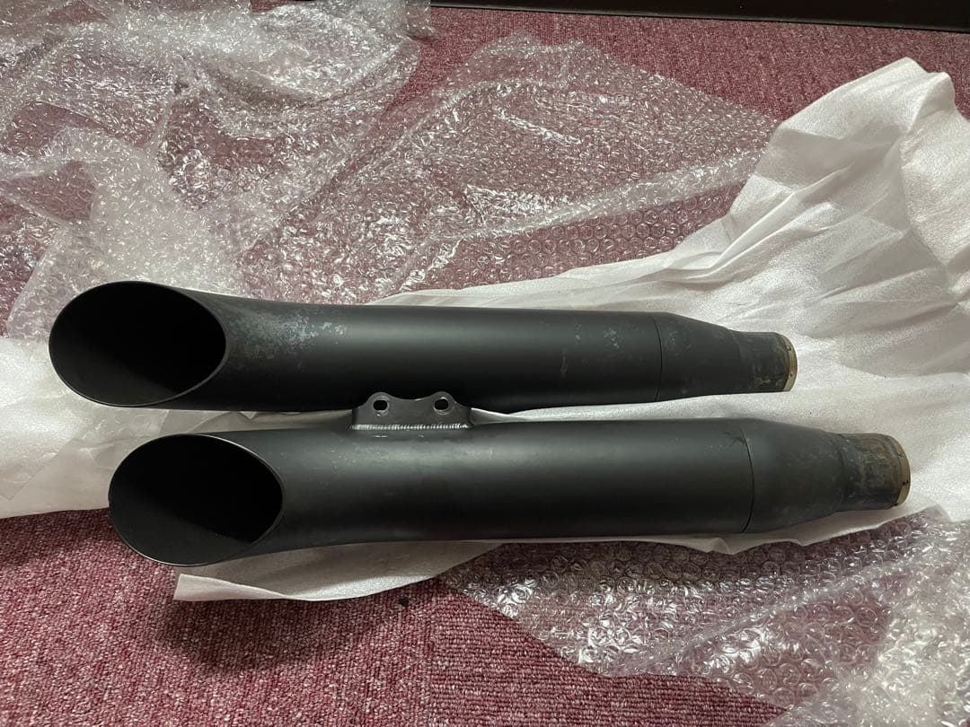 T*i様 一國モータース　ターンアウトマフラー　ソフテイル用
