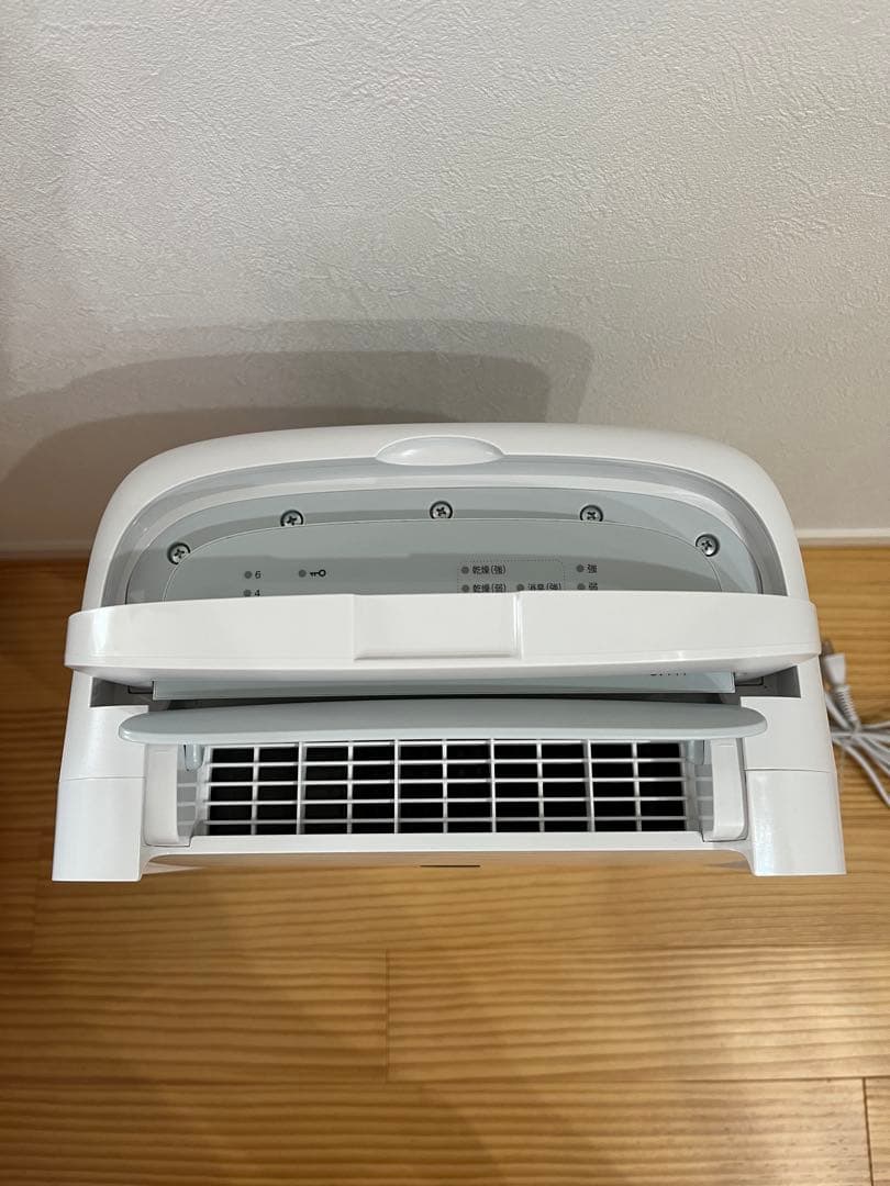 【美品】シャープ 衣類乾燥 除湿機 CV-P71-W