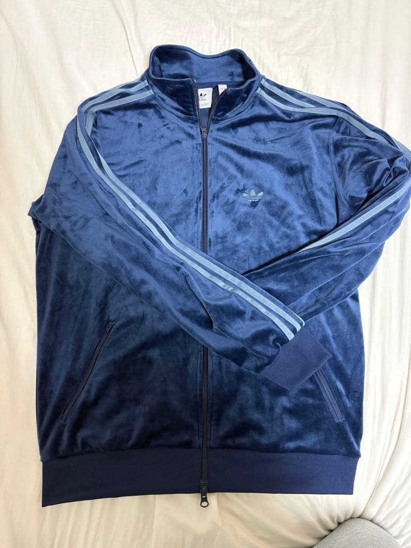 adidas ネイビー ベロアトラックジャケット