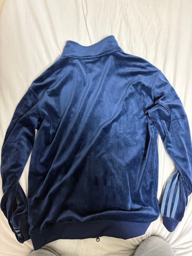 adidas ネイビー ベロアトラックジャケット