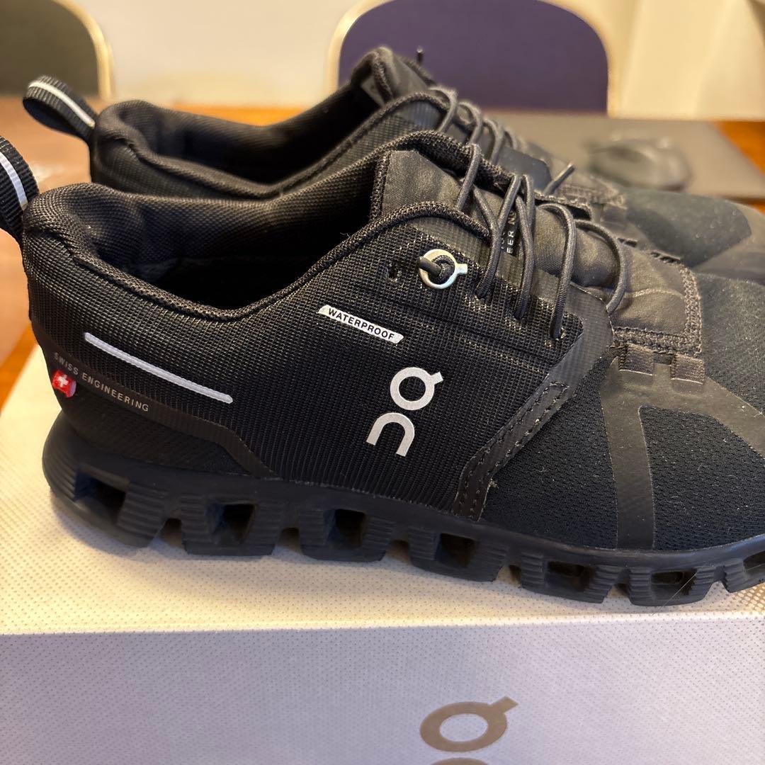 on Cloud 5 Waterproof オールブラック 6.5W