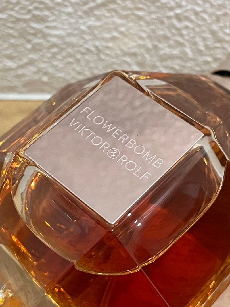 FLOWERBOMB VIKTOR&ROLF 香水 (100ml)