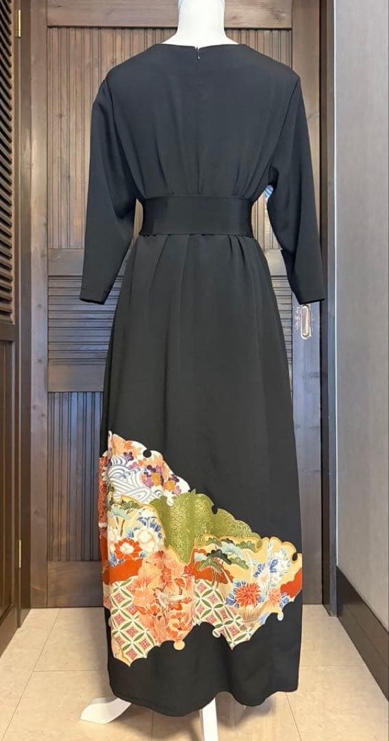 着物リメイク　黒留袖　ロングワンピース　　花鞠