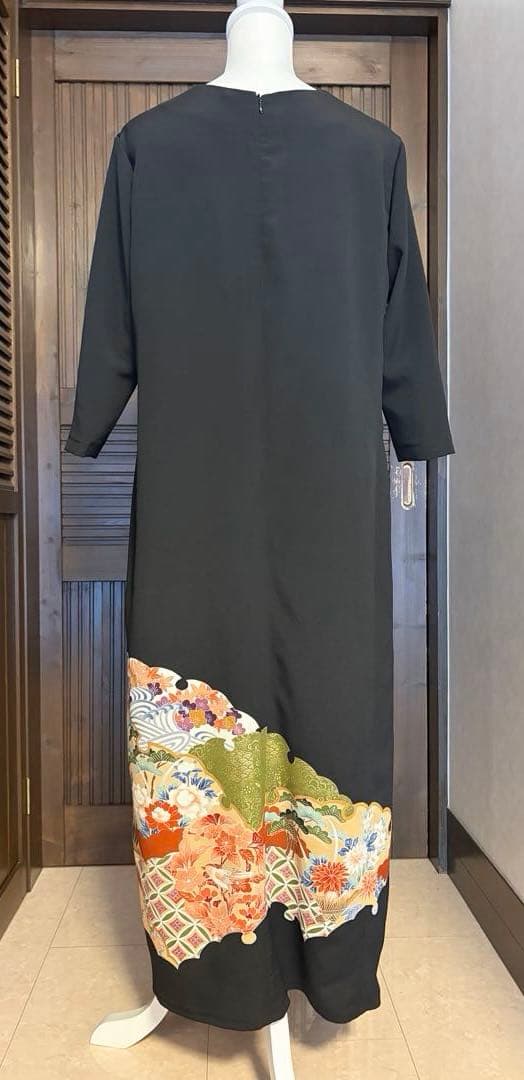 着物リメイク　黒留袖　ロングワンピース　　花鞠