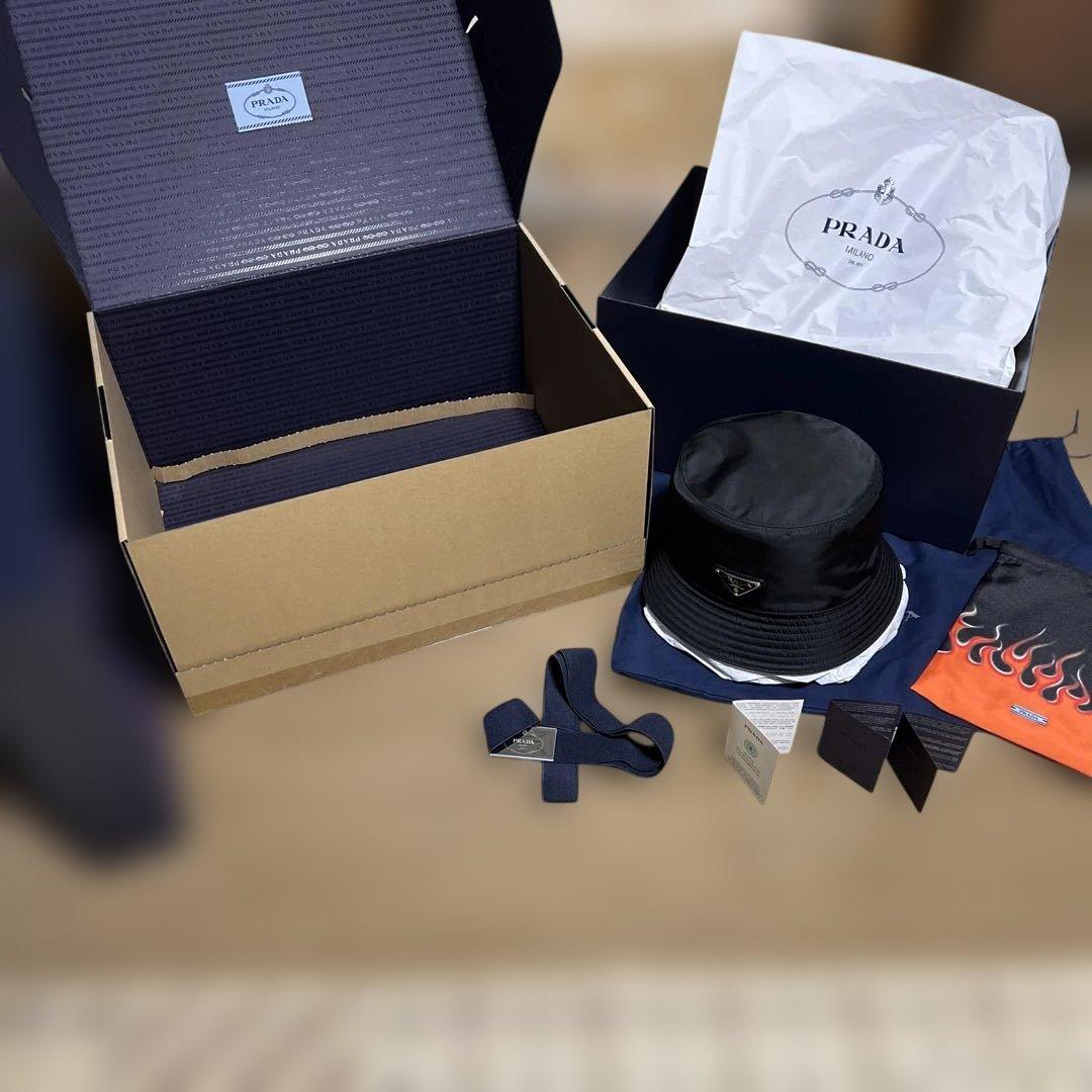 帽子 PRADA Re-Nylon Bucket Hat XXL