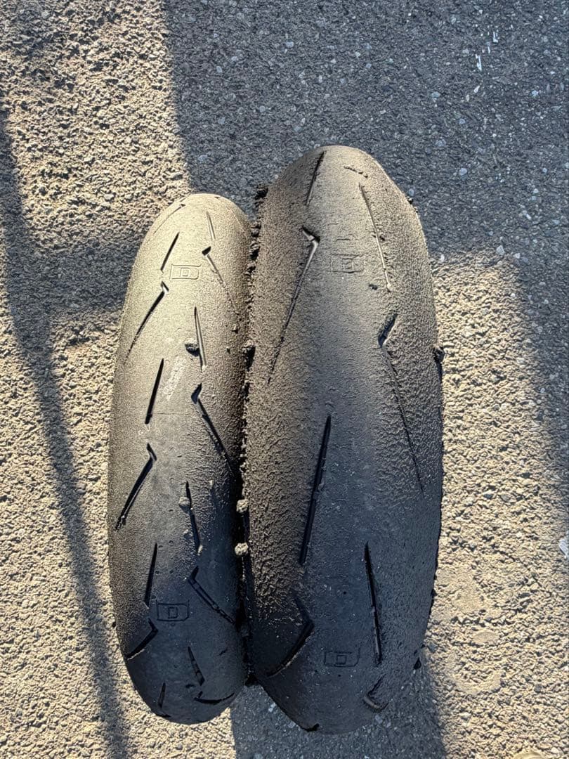 ピレリスーパーコルサ バリ山　V4 140/70R17 & 110/70R17