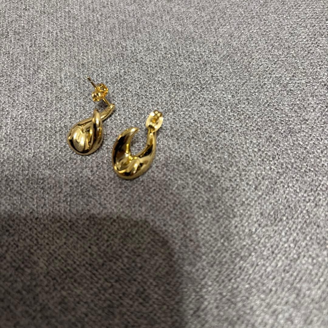 スローブイエナ別注 SHASHI ウェーブピアス