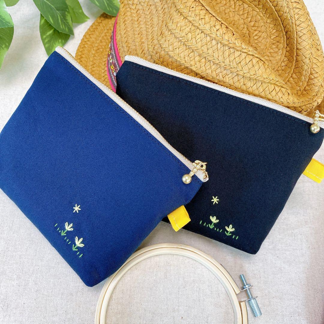 手刺繍　＊猫さんと柴犬さんの天体観測＊ハンドメイド　大きめポーチ