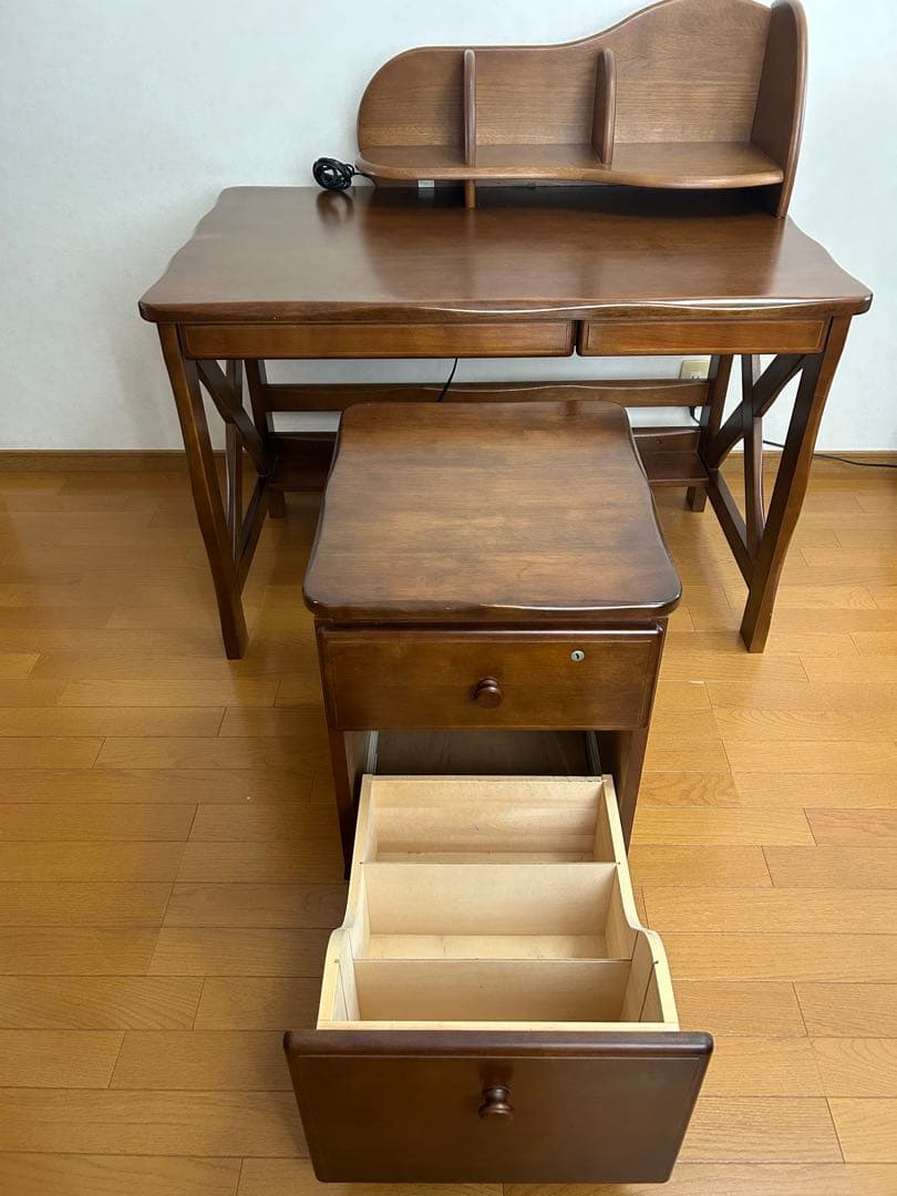 カリモク　学習机3点セット【机】