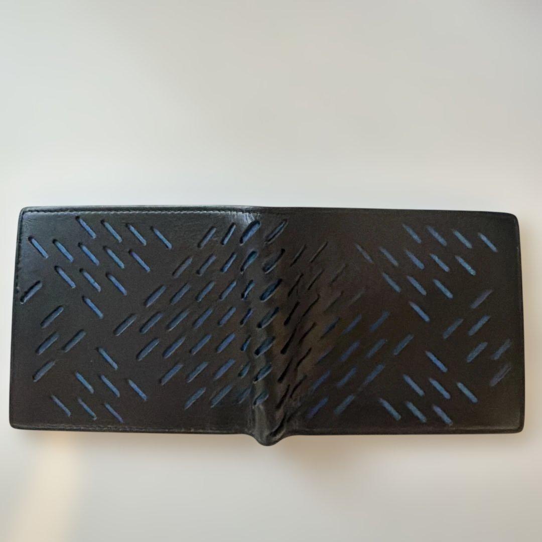 Bottega Veneta 二つ折り財布 黒と青