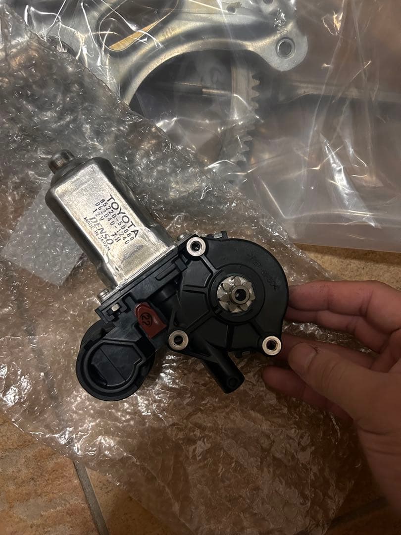 セルシオ30後期　 パワーウインドウレギュレータ　モーター