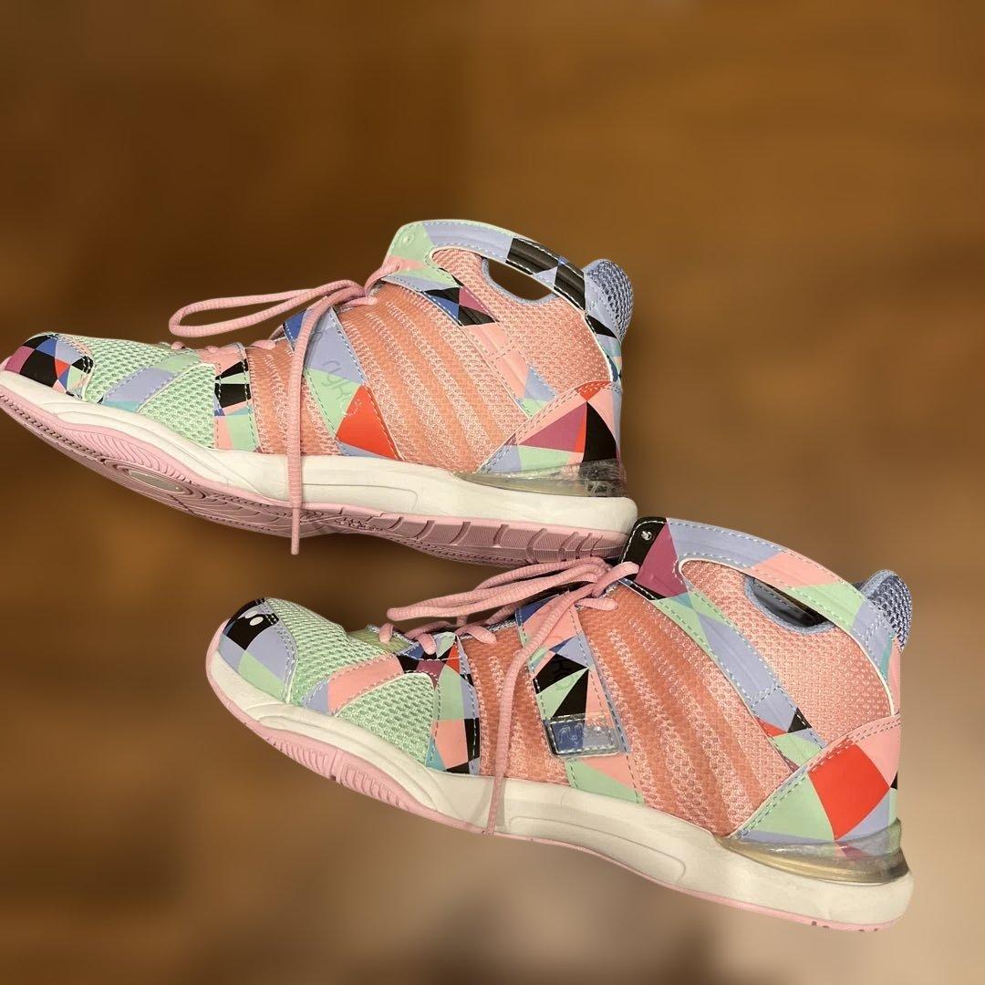 ライカrykaハイカット24.5センチエアロビズンバ　トレーニングシューズ美品