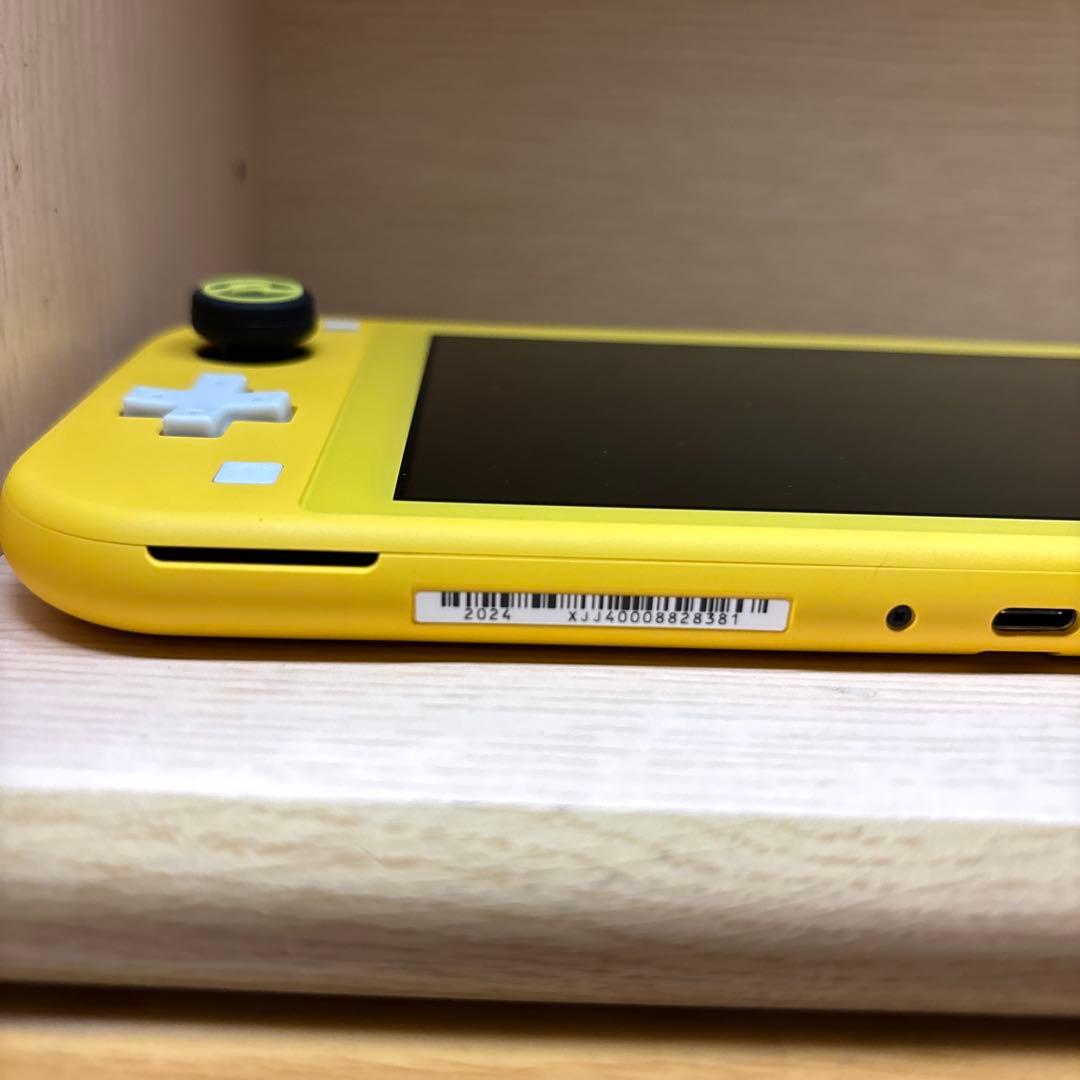Nintendo Switch Lite ピカチュウデザインカバー