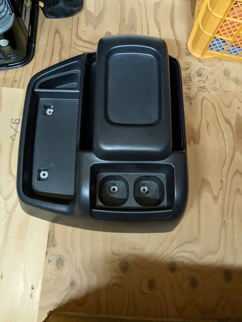 ハイエース　センターコンソールテーブル　車中泊　キャンプ