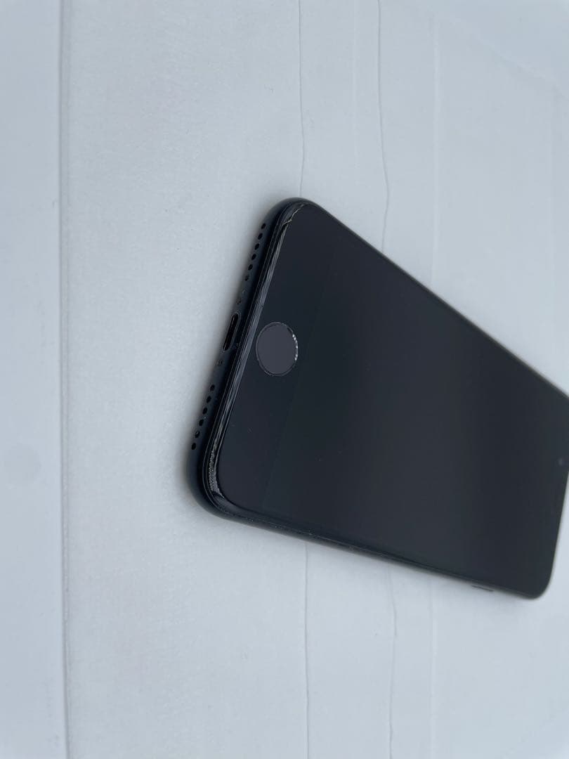 L*y様 iPhone SE (第2世代) ブラック 128GB SIMフリー