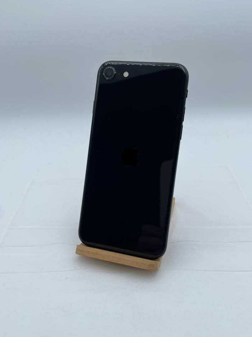 L*y様 iPhone SE (第2世代) ブラック 128GB SIMフリー