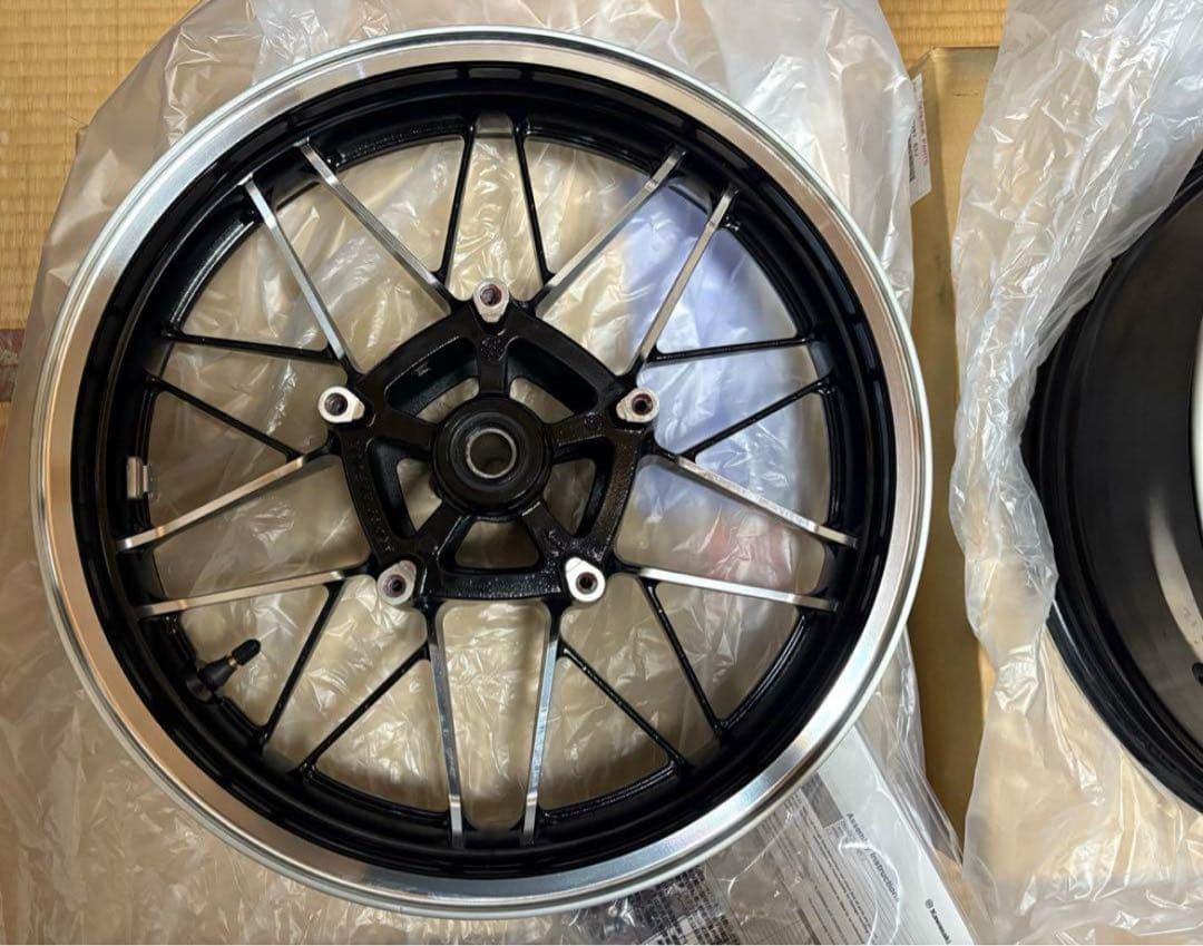 Z900RS Yellow Ball 純正ホイール　前後セット