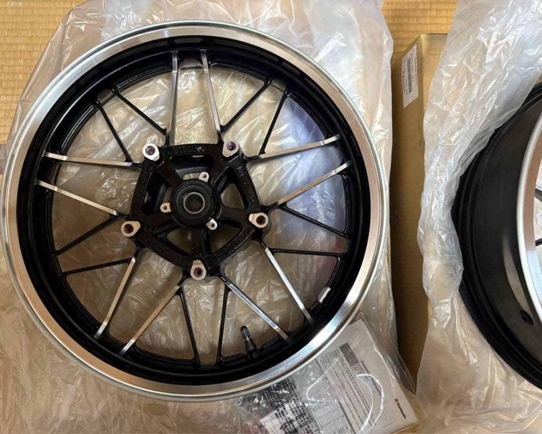 Z900RS Yellow Ball 純正ホイール　前後セット