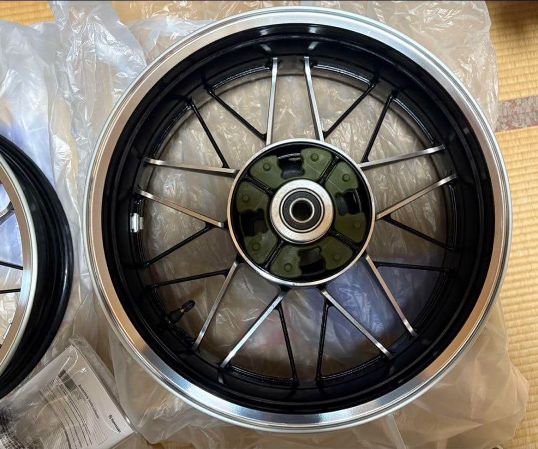 Z900RS Yellow Ball 純正ホイール　前後セット