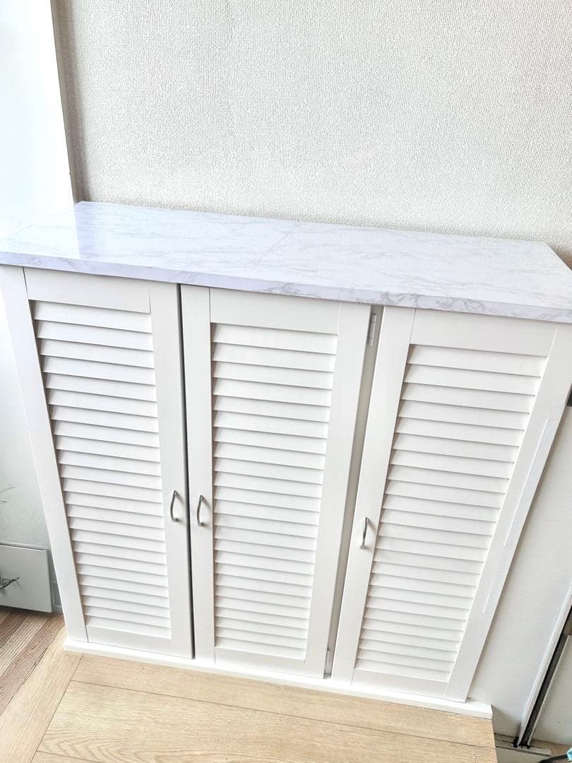 ホワイト　大理石　靴箱　シューズラック　ルーバー扉