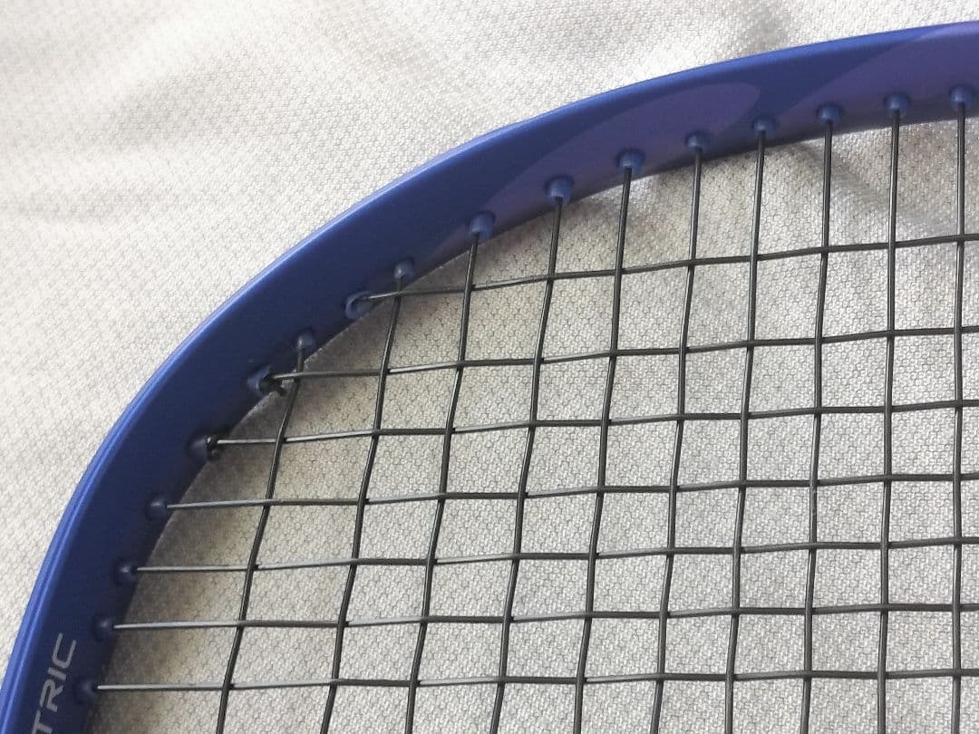 EZONE98（シューズケース新品付）　YONEXイーゾーンテニスラケットG2