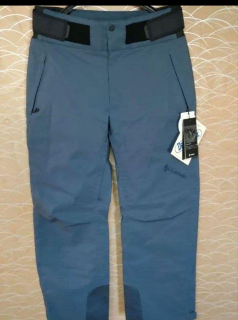 新品タグ付き GOLD WIN ゴールドウイン ウエア 上下組み合わせ。