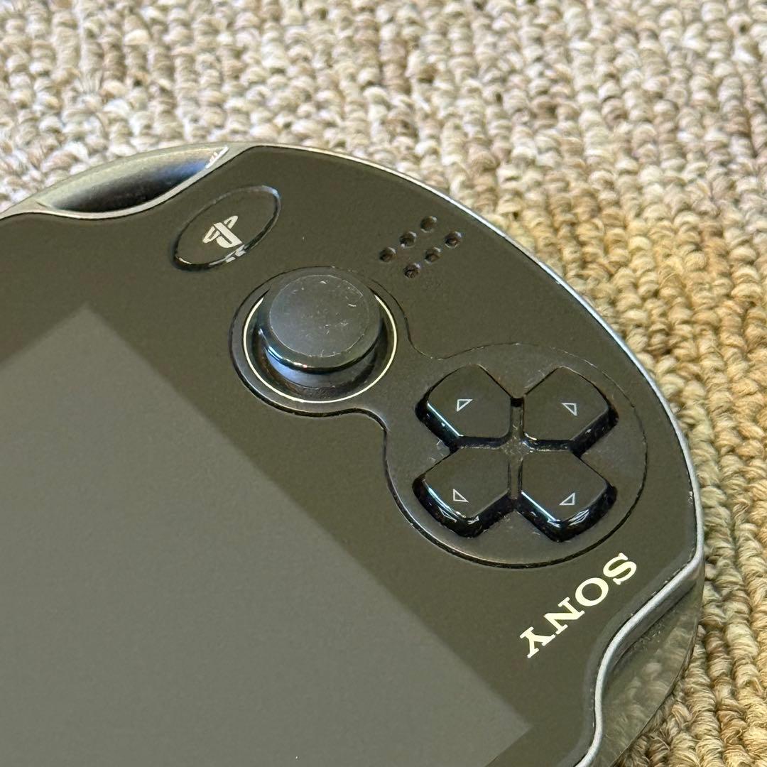 PSVITA PCH-1100 クリスタル・ブラック 箱付き