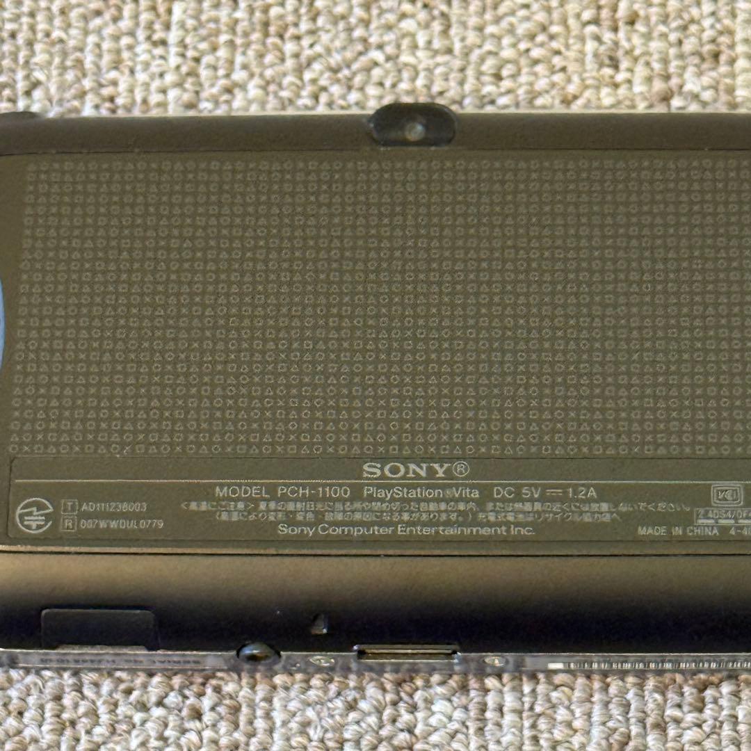 PSVITA PCH-1100 クリスタル・ブラック 箱付き