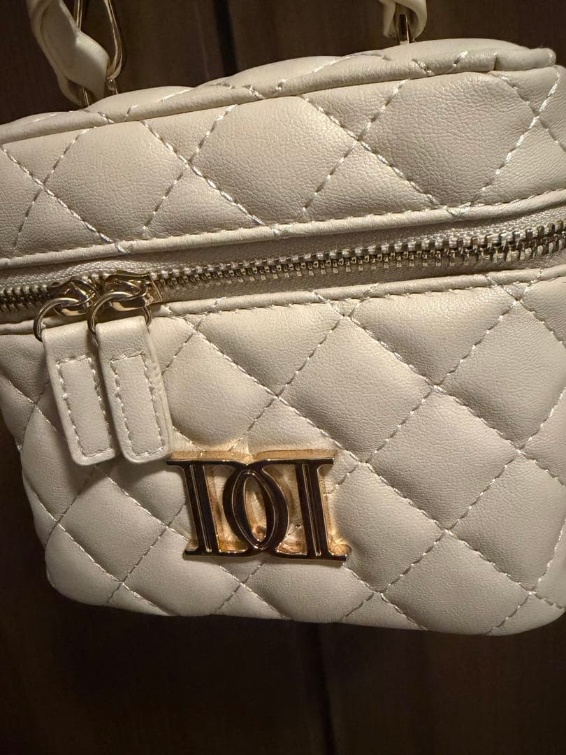 darich ダーリッチ キルティングスクエアミニバッグ アイボリー