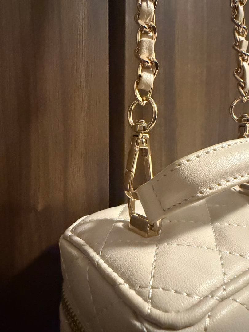 darich ダーリッチ キルティングスクエアミニバッグ アイボリー