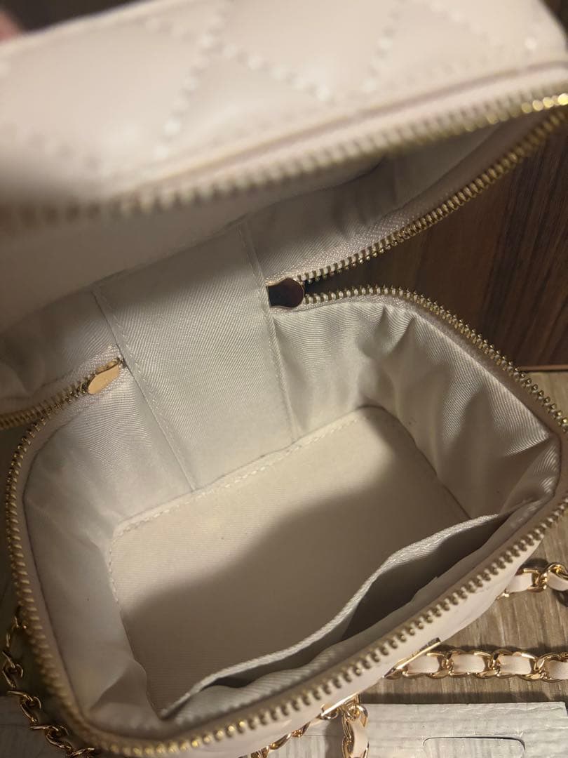 darich ダーリッチ キルティングスクエアミニバッグ アイボリー