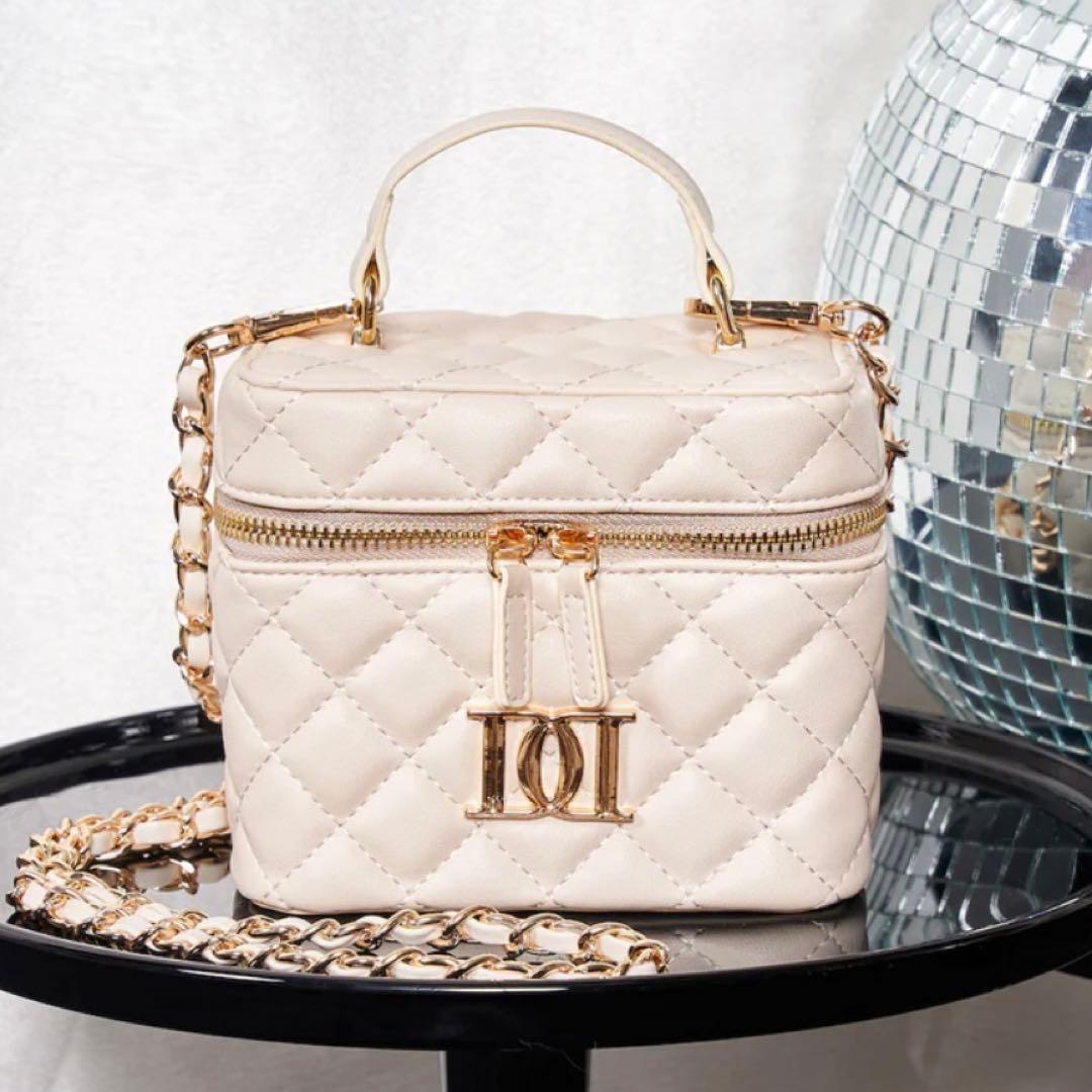 darich ダーリッチ キルティングスクエアミニバッグ アイボリー