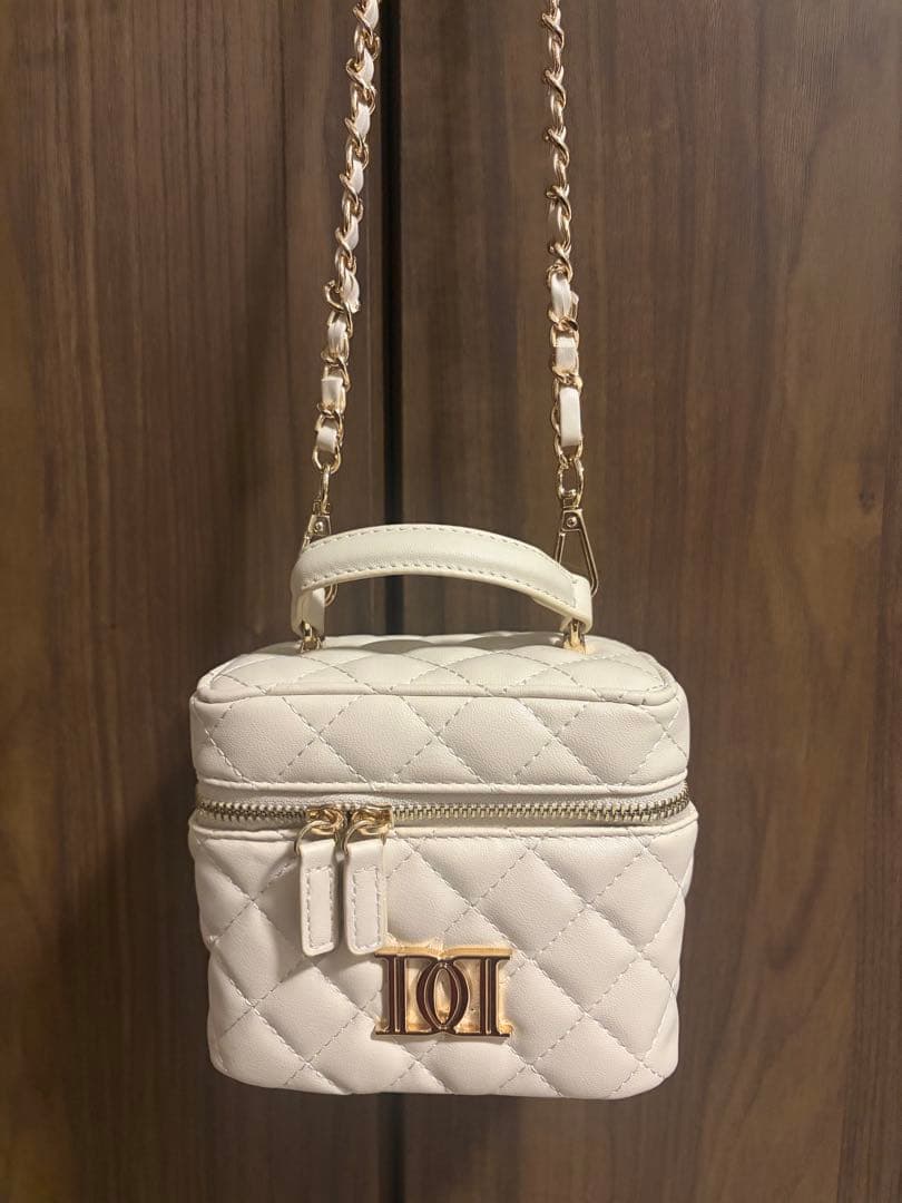 darich ダーリッチ キルティングスクエアミニバッグ アイボリー