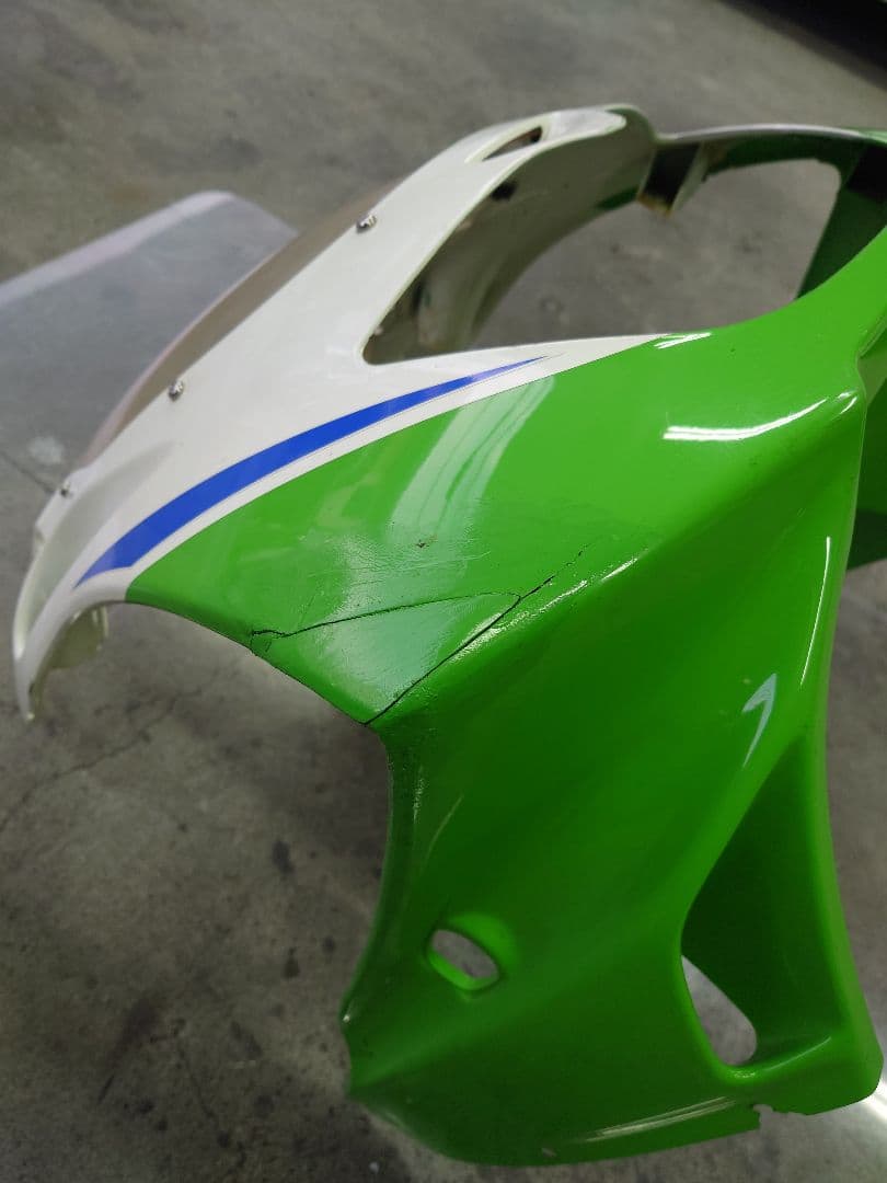 グリン様　ZXR250　フロントカウル　スクリーン付き　ブーメラン