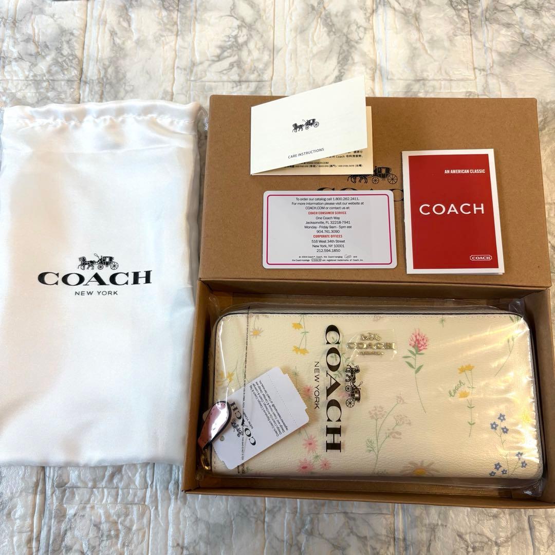 新品未使用✨COACH コーチ 花柄 フローラル 長財布 ラウンドファスナー