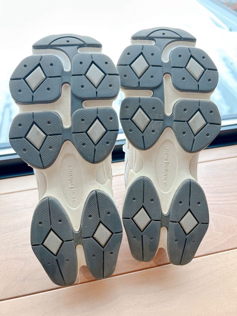 【美品】New Balance U9060ECA ホワイト グレー　24.0