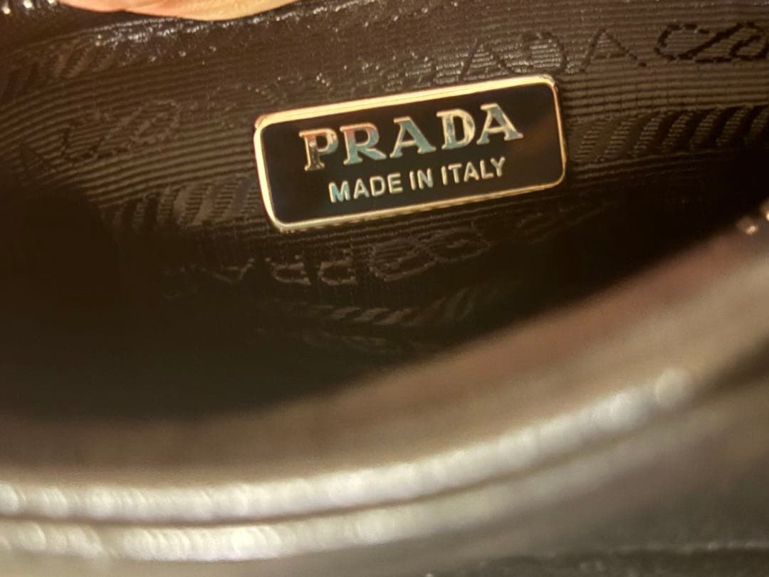 プラダ　ショルダーバッグ　1BG418 ブラック　ナッパレザー