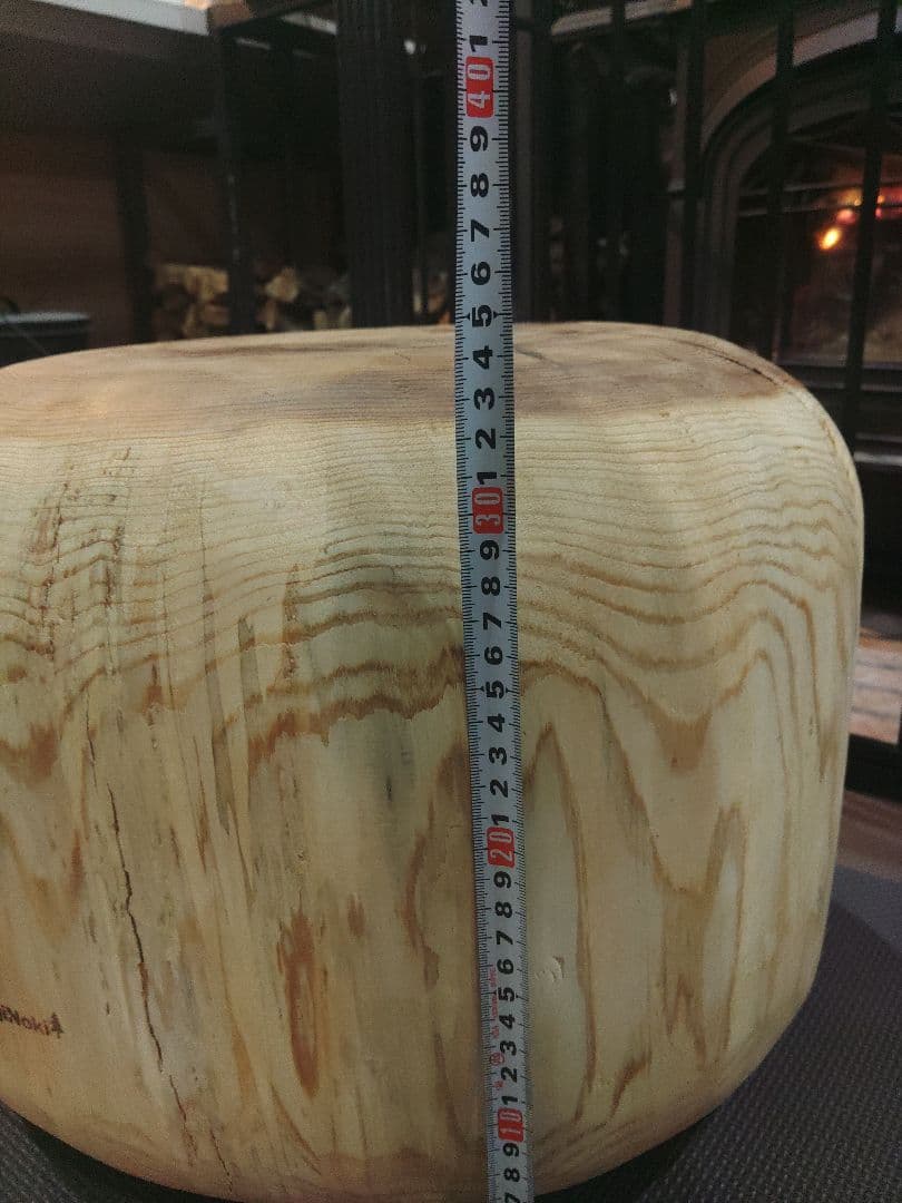杉の丸太の特大丸型スツール