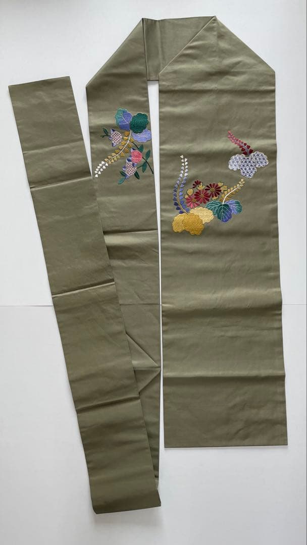 【美品】刺繍の美しい塩瀬の名古屋帯 桐 菊 オリーブグリーン 金銀糸 長尺