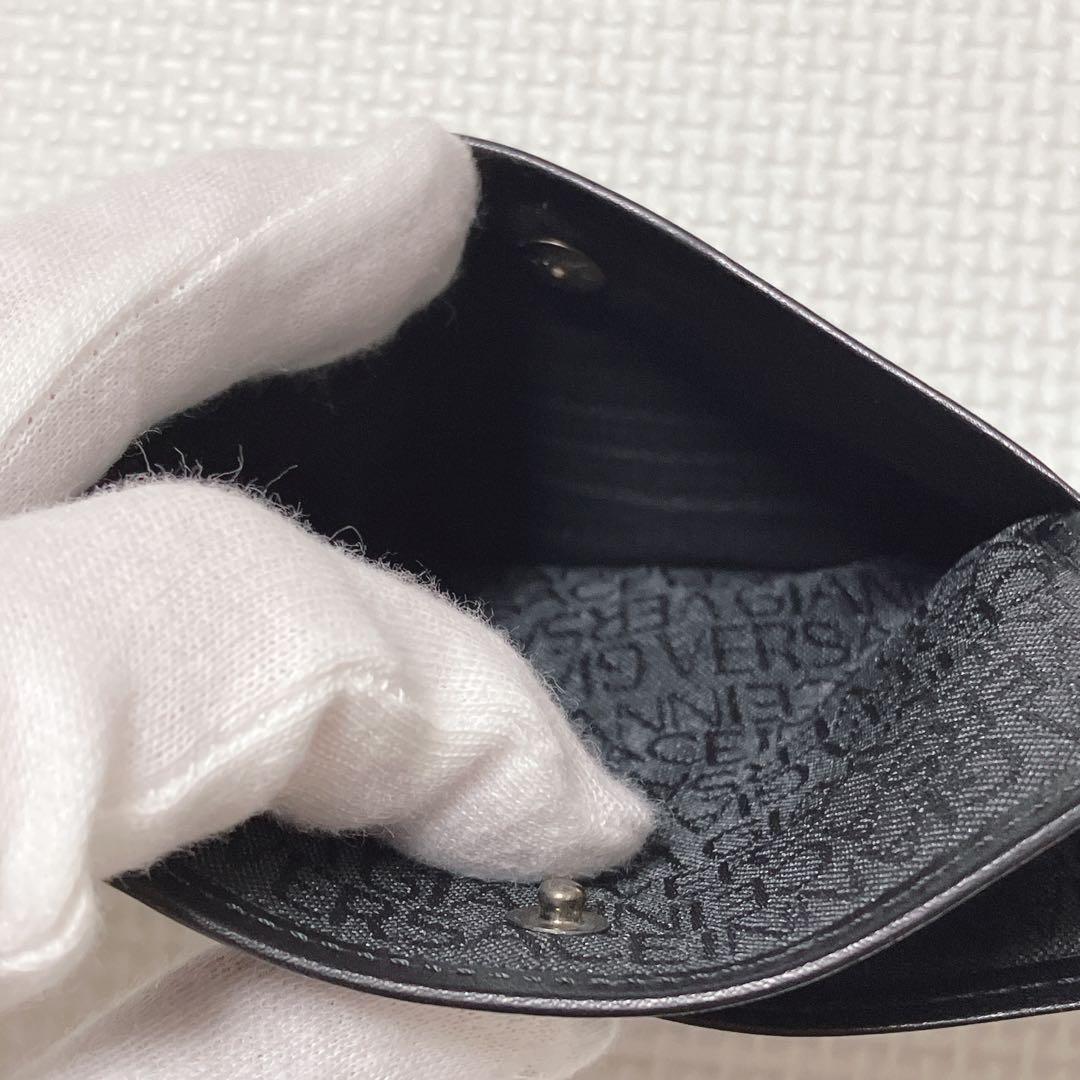未使用　VERSACE ヴェルサーチ　レザー二つ折り財布　ブラック　黒　箱付き