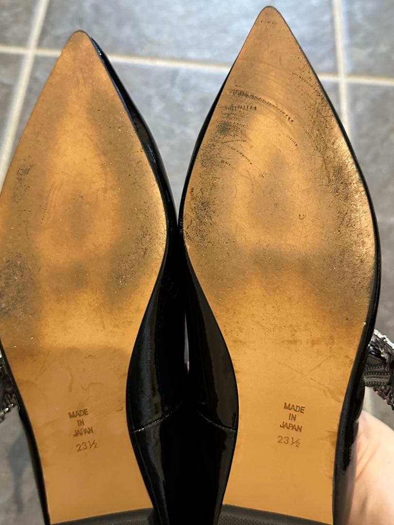 美品♡OHGA ビジュー付きポインテッドトゥフラットシューズ